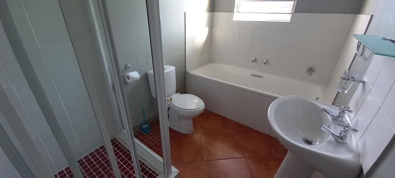 To Let 3 Bedroom Property for Rent in Gordons Bay Western Cape